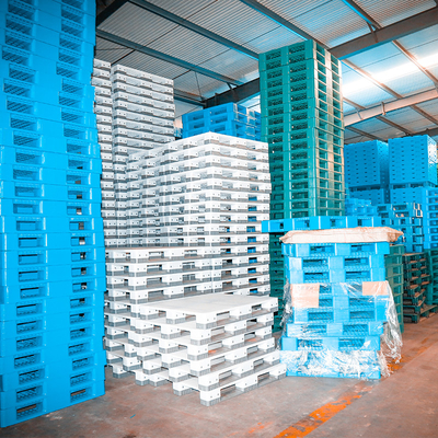 1200 * 1100 * 150mm Sistem Penyimpanan Rak Logam Pallet Plastik Sisi Ganda Wajah Stackable